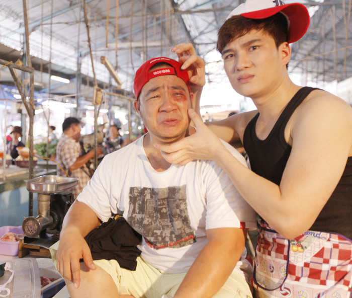 Trong album mới, mặc dù các ca khúc đều là đặt hàng, nhưng Lâm Chấn Huy đã là người đưa ra ý tưởng một số ca khúc như Ừ thì anh nhớ em, Với anh em là niềm đau… Đây là những tâm sự của anh trong câu chuyện tình yêu của chính mình và anh múôn được chuyển tải qua bài hát. Trong album mới, mặc dù các ca khúc đều là đặt hàng, nhưng Lâm Chấn Huy đã là người đưa ra ý tưởng một số ca khúc như Ừ thì anh nhớ em, Với anh em là niềm đau… Đây là những tâm sự của anh trong câu chuyện tình yêu của chính mình và anh múôn được chuyển tải qua bài hát.
