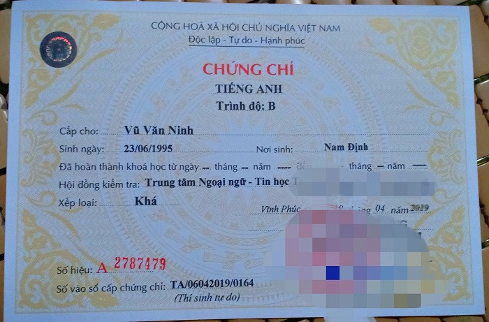 Thí sinh không cần học, không cần ôn thi vẫn có thể ung dung thi đỗ nhờ gói chống trượt (Ảnh: Vũ Ninh) Thí sinh không cần học, không cần ôn thi vẫn có thể ung dung thi đỗ nhờ gói chống trượt (Ảnh: Vũ Ninh)