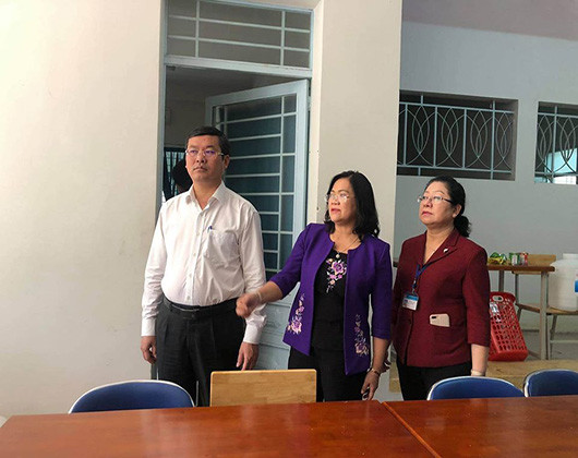 Thứ trưởng Nguyễn Văn Phúc đi kiểm tra khu vực sao in đề, chấm thi (Ảnh: P.L) Thứ trưởng Nguyễn Văn Phúc đi kiểm tra khu vực sao in đề, chấm thi (Ảnh: P.L)