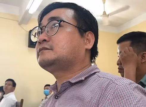 Thầy Phạm Quốc Đạt tại phiên tòa sáng ngày 10/7/2020 (ảnh: P.L)