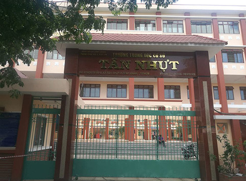 Trường trung học cơ sở Tân Nhựt, xã Tân Nhựt, huyện Bình Chánh (ảnh: P.L) Trường trung học cơ sở Tân Nhựt, xã Tân Nhựt, huyện Bình Chánh (ảnh: P.L)