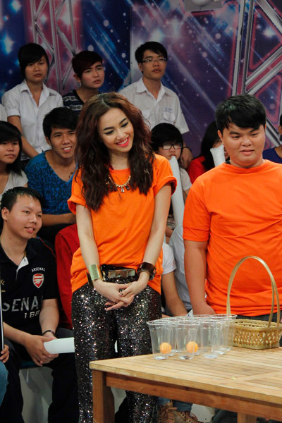 Đinh Ngọc Diệp cũng không e ngại khi nhận lời khen cô là một người phụ nữ xinh đẹp và tài năng. Theo cô, tất cả những yếu tố này cộng với sự nỗ lực không ngừng đã giúp cô có được vị trí như hôm nay. Đinh Ngọc Diệp cũng không e ngại khi nhận lời khen cô là một người phụ nữ xinh đẹp và tài năng. Theo cô, tất cả những yếu tố này cộng với sự nỗ lực không ngừng đã giúp cô có được vị trí như hôm nay.