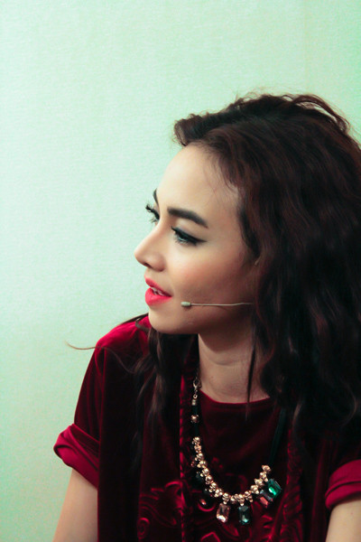 Vấn đề khiến nhiều người quan tâm là Đinh Ngọc Diệp gần như 'mất tích' khỏi sàn diễn, dù trước đây cô là một gương mặt được đánh giá cao. Vấn đề khiến nhiều người quan tâm là Đinh Ngọc Diệp gần như 'mất tích' khỏi sàn diễn, dù trước đây cô là một gương mặt được đánh giá cao.