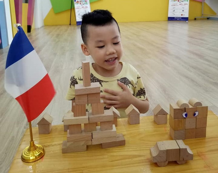 Một sản phẩm của bé với chủ đề về các thành phố trên thế giới. Một sản phẩm của bé với chủ đề về các thành phố trên thế giới.