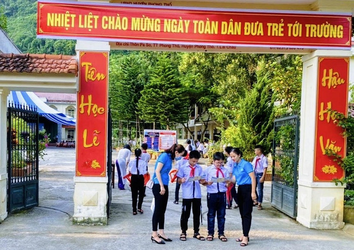 Bảo hiểm xã hội Lai Châu đẩy mạnh truyền thông chính sách Bảo hiểm y tế học sinh, sinh viên đầu năm học mới Bảo hiểm xã hội Lai Châu đẩy mạnh truyền thông chính sách Bảo hiểm y tế học sinh, sinh viên đầu năm học mới