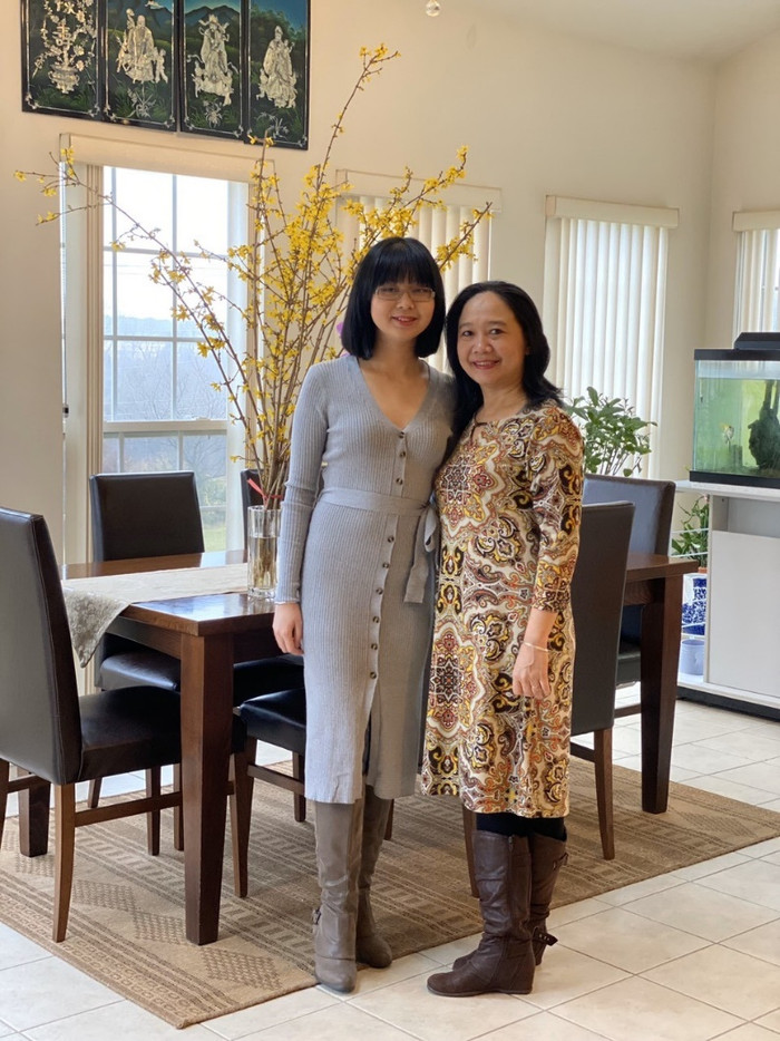 Thạc sĩ Nguyễn Hồ Thụy Anh – Cố vấn Hội đồng chuyên môn Hệ thống Anh ngữ Apax Leaders và con gái Quách Nguyễn Minh Anh.