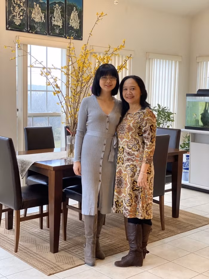 Thạc sĩ Nguyễn Hồ Thụy Anh – Cố vấn Hội đồng chuyên môn Hệ thống Anh ngữ Apax Leaders và con gái Quách Nguyễn Minh Anh.