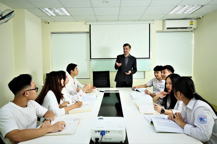 Một lớp học SAT tại ISTAR - Du học và luyện thi Một lớp học SAT tại ISTAR - Du học và luyện thi