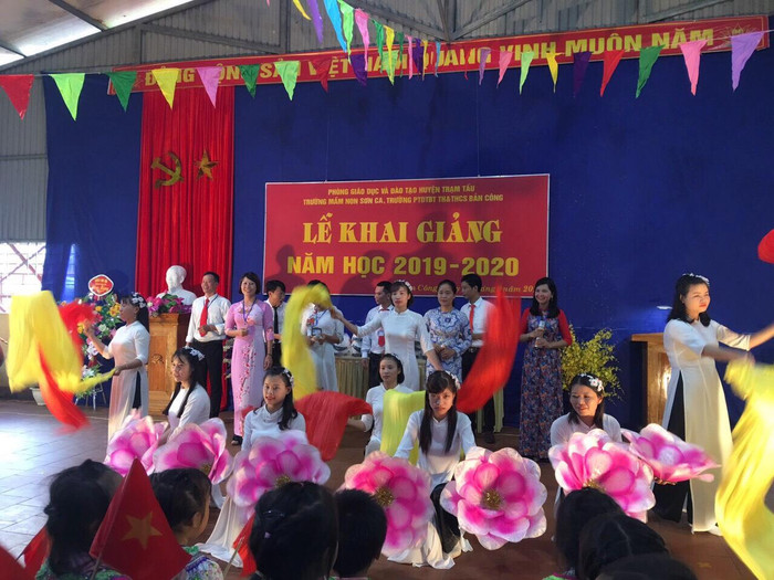 Năm học mới, mong thầy cô chân cứng đá mềm (Ảnh:V.N) Năm học mới, mong thầy cô chân cứng đá mềm (Ảnh:V.N)