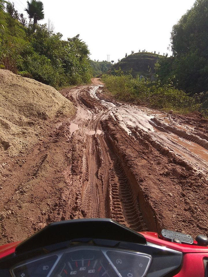 Năm học mới mong con đường đến trường bớt vất vả (Ảnh:V.N) Năm học mới mong con đường đến trường bớt vất vả (Ảnh:V.N)