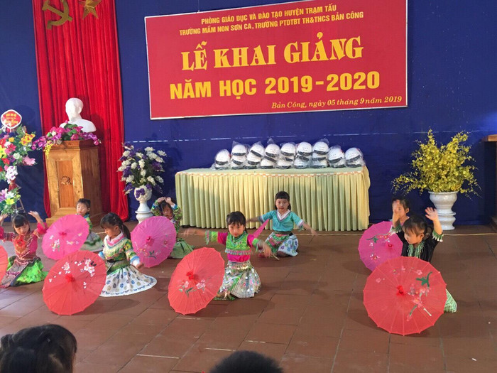 Tiết mục văn nghệ của học sinh trong ngày khai giảng (Ảnh:V.N) Tiết mục văn nghệ của học sinh trong ngày khai giảng (Ảnh:V.N)