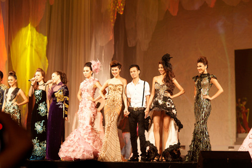 Xem thêm về Hà Hồ và các ca sĩ khác