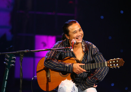 Năm 2011, Lê Minh Sơn thấy anh đạt được nhiều thành công như mong đợi. Năm 2011, Lê Minh Sơn thấy anh đạt được nhiều thành công như mong đợi.