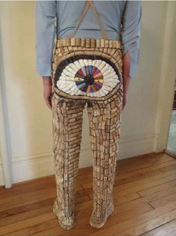 Một chiếc quần độc đáo và không kém phần ấn tượng Một chiếc quần độc đáo và không kém phần ấn tượng