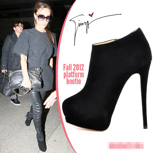 Vic có vẻ đặc biệt yêu thích đôi ankle boot này