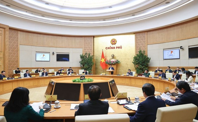 Thủ tướng lưu ý nhiệm vụ quan trọng trước mắt là phải tổ chức Tết Nguyên đán Giáp Thìn đầm ấm, vui tươi, nghĩa tình, lành mạnh, an toàn, tiết kiệm; bảo đảm mọi người, mọi nhà đều có Tết. Ảnh: VGP/Nhật Bắc Thủ tướng lưu ý nhiệm vụ quan trọng trước mắt là phải tổ chức Tết Nguyên đán Giáp Thìn đầm ấm, vui tươi, nghĩa tình, lành mạnh, an toàn, tiết kiệm; bảo đảm mọi người, mọi nhà đều có Tết. Ảnh: VGP/Nhật Bắc