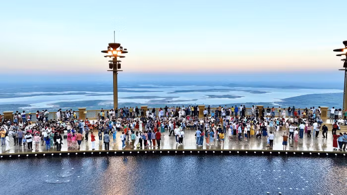 Khu du lịch Sun World Ba Den Mountain thu hút đông đảo du khách đầu năm.