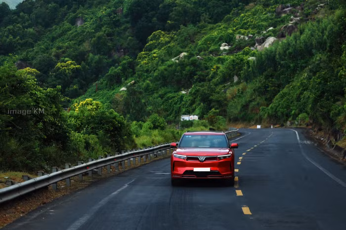 “Chiến mã” VF 9 khiến anh Trường từ một người hoài nghi trở thành “kẻ trung thành” của hãng xe Việt. (Ảnh: NVCC)