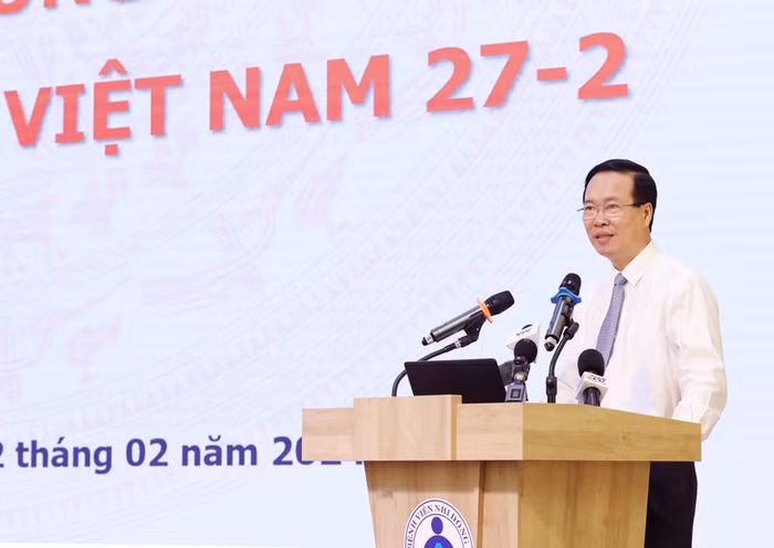 ttxvn-chu-tich-nuoc-tham-chuc-mung-ngay-thay-thuoc-viet-nam-8-5584-1328.jpg