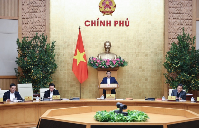 Thủ tướng đề nghị các đại biểu phân tích kỹ lưỡng, đánh giá đúng tình hình, rút ra các bài học kinh nghiệm, có phản ứng chính sách kịp thời, phù hợp, hiệu quả, tập trung thảo luận các nhiệm vụ, giải pháp để làm mới các động lực tăng trưởng truyền thống và thúc đẩy các động lực tăng trưởng mới. Ảnh: VGP/Nhật Bắc Thủ tướng đề nghị các đại biểu phân tích kỹ lưỡng, đánh giá đúng tình hình, rút ra các bài học kinh nghiệm, có phản ứng chính sách kịp thời, phù hợp, hiệu quả, tập trung thảo luận các nhiệm vụ, giải pháp để làm mới các động lực tăng trưởng truyền thống và thúc đẩy các động lực tăng trưởng mới. Ảnh: VGP/Nhật Bắc