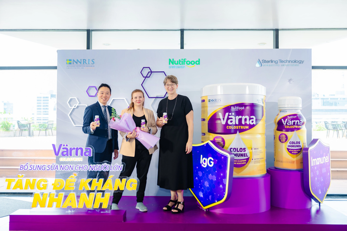 Värna Colostrum được đặc chế phù hợp với người lớn tuổi Việt Nam (Ảnh: Nutifood). Värna Colostrum được đặc chế phù hợp với người lớn tuổi Việt Nam (Ảnh: Nutifood).