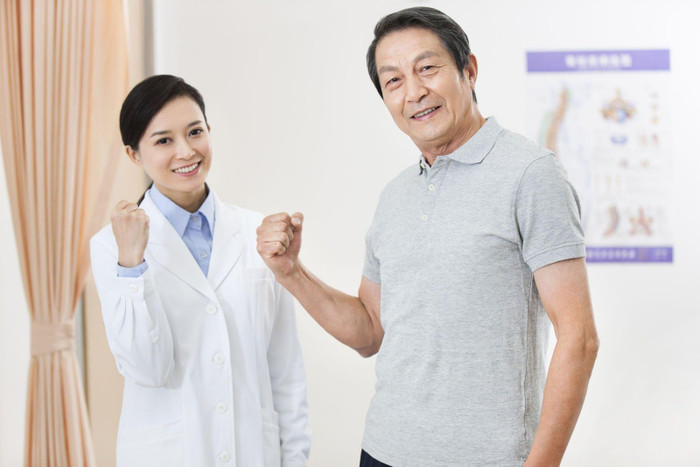 Thăm khám kịp thời giảm các biến chứng nguy hiểm bệnh xương khớp Thăm khám kịp thời giảm các biến chứng nguy hiểm bệnh xương khớp