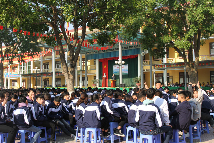 Nhiều học sinh cho hay, những kiến thức, khái niệm diễn giả chia sẻ, phân tích rất hay và sâu sắc. Ảnh: Vũ Phương. Nhiều học sinh cho hay, những kiến thức, khái niệm diễn giả chia sẻ, phân tích rất hay và sâu sắc. Ảnh: Vũ Phương.