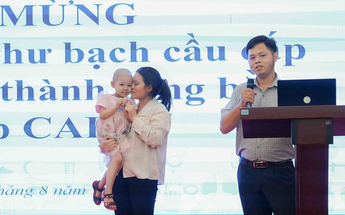 Chị Nguyệt – mẹ bé Bảo Chi không giấu được xúc động trong ngày con được ra viện. Chị Nguyệt – mẹ bé Bảo Chi không giấu được xúc động trong ngày con được ra viện.