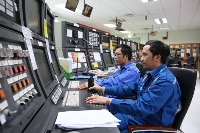 BSR đã nỗ lực trong công tác quản trị điều hành, ứng phó linh hoạt, kịp thời với tình hình biến động khó lường của thị trường nhằm tối đa giá trị cho Công ty. BSR đã nỗ lực trong công tác quản trị điều hành, ứng phó linh hoạt, kịp thời với tình hình biến động khó lường của thị trường nhằm tối đa giá trị cho Công ty.