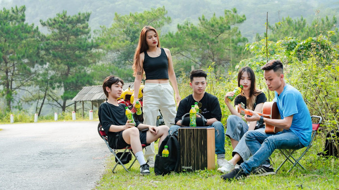 Cùng chill giữa thiên nhiên với Trà Xanh Không Độ để giải tỏa căng thẳng mệt mỏi. Cùng chill giữa thiên nhiên với Trà Xanh Không Độ để giải tỏa căng thẳng mệt mỏi.