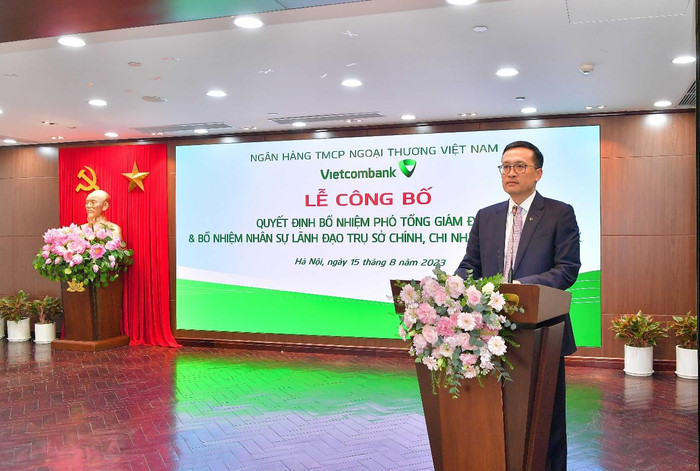 Ông Phạm Quang Dũng - Ủy viên Ban Thường vụ Đảng ủy Khối Doanh nghiệp Trung ương, Bí thư Đảng ủy, Chủ tịch Hội đồng thành viên Vietcombank phát biểu tại buổi lễ. Ông Phạm Quang Dũng - Ủy viên Ban Thường vụ Đảng ủy Khối Doanh nghiệp Trung ương, Bí thư Đảng ủy, Chủ tịch Hội đồng thành viên Vietcombank phát biểu tại buổi lễ.