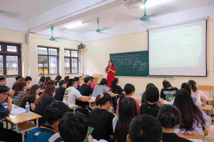 Giảng viên Trường Đại học Công đoàn phần lớn là Thạc sĩ. Ảnh trên website trường. Giảng viên Trường Đại học Công đoàn phần lớn là Thạc sĩ. Ảnh trên website trường.