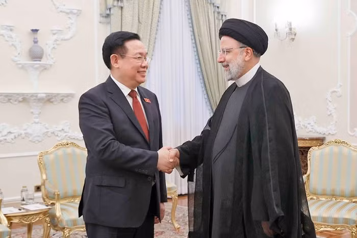 Chủ tịch Quốc hội Vương Đình Huệ hội kiến Tổng thống Iran Ebrahim Raisi. Ảnh: Doãn Tấn
