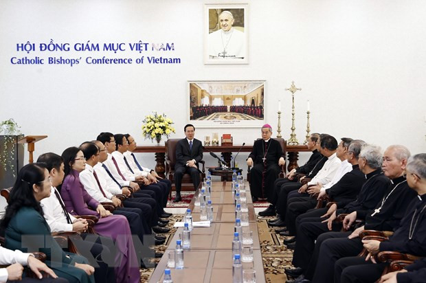 Chủ tịch nước Võ Văn Thưởng thăm và làm việc với Hội đồng Giám mục Việt Nam. (Ảnh: Thống Nhất/TTXVN)