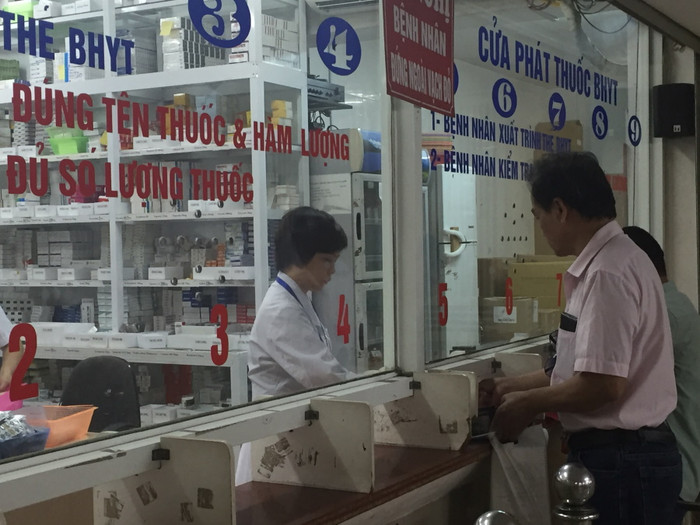 Bệnh nhân được cấp thuốc chữa bệnh theo bảo hiểm y tế. Bệnh nhân được cấp thuốc chữa bệnh theo bảo hiểm y tế.