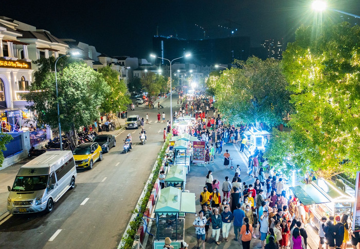 Phố đi bộ - Chợ đêm náo nhiệt tại Vinhomes Grand Park Phố đi bộ - Chợ đêm náo nhiệt tại Vinhomes Grand Park