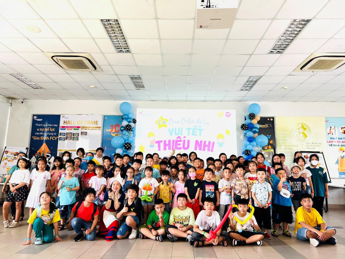 Cùng Cô Gái Hà Lan vui Tết Thiếu Nhi tại nhà máy Bình Dương và Hà Nam Cùng Cô Gái Hà Lan vui Tết Thiếu Nhi tại nhà máy Bình Dương và Hà Nam