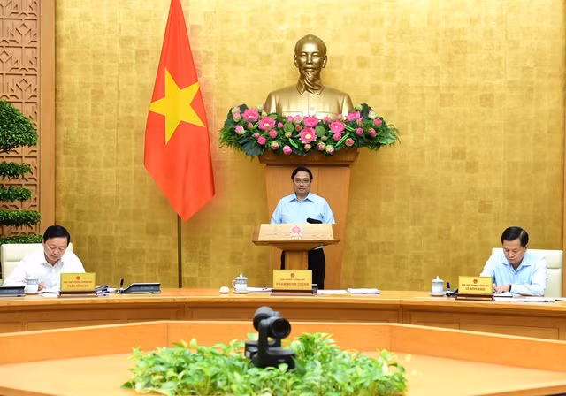 Phát biểu khai mạc phiên họp, Thủ tướng Phạm Minh Chính đề nghị các đại biểu thảo luận, phân tích kỹ, khách quan, trung thực, đánh giá toàn diện tình hình kinh tế - xã hội tháng 7 và 7 tháng vừa qua. Ảnh: VGP/Nhật Bắc