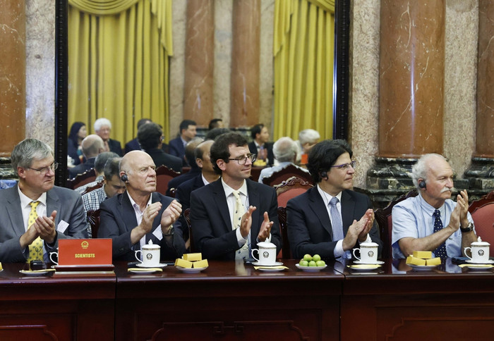 Các nhà khoa học tại buổi gặp mặt