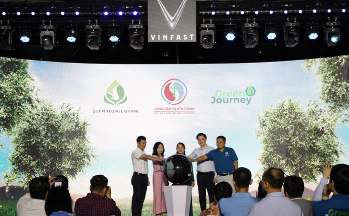 Nghi thức chính thức phát động chiến dịch hành động “Vì một Việt Nam Xanh” Nghi thức chính thức phát động chiến dịch hành động “Vì một Việt Nam Xanh”