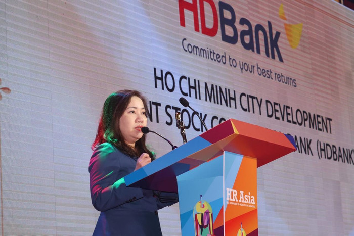 Chị Nguyễn Thị Thanh Thủy – Phó giám đốc Khối Nhân sự HDBank chia sẻ: “Chúng tôi đã và đang nỗ lực xây dựng chiến lược con người để biến ngôi nhà HDBank là ngôi nhà hạnh phúc nhất - nơi mà các cán bộ nhân viên ngoài công việc hằng ngày còn có thể cảm nhận được niềm vui và giá trị của cuộc sống mà Ngân hàng mang đến cho họ”.