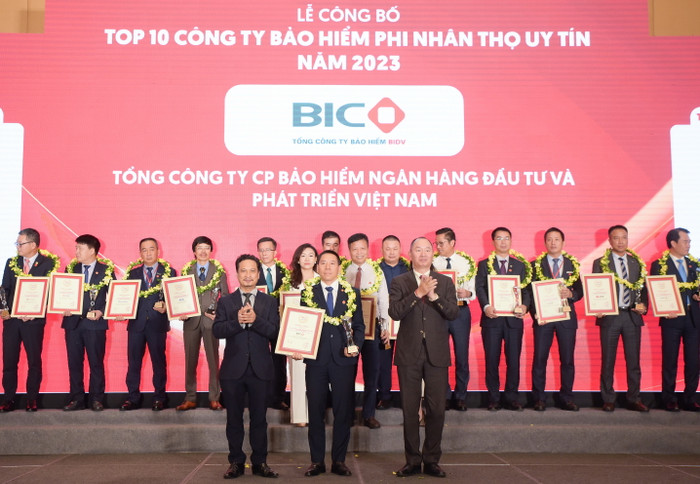 BIC nhận giải thưởng Top 10 công ty bảo hiểm phi nhân thọ uy tín 2023. BIC nhận giải thưởng Top 10 công ty bảo hiểm phi nhân thọ uy tín 2023.