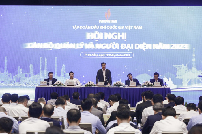 Toàn cảnh hội nghị. Toàn cảnh hội nghị.