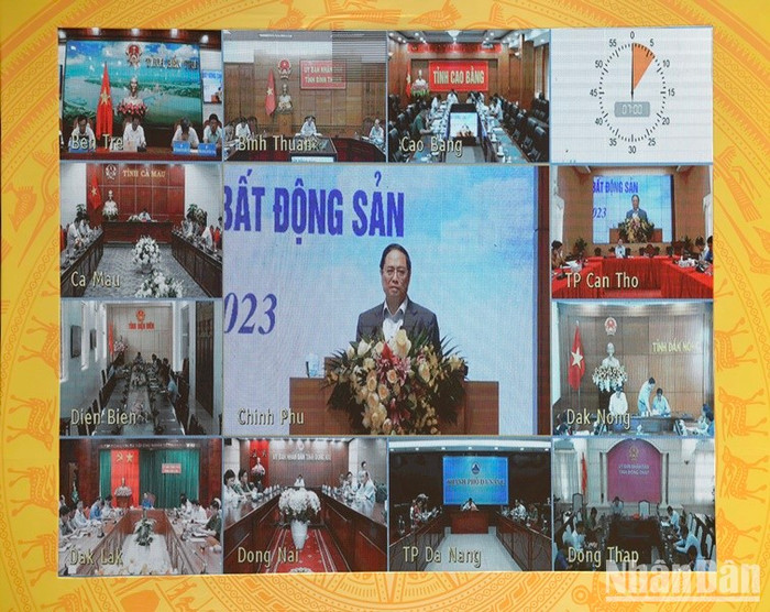 Hội nghị diễn ra dưới hình thức trực tiếp tại điểm cầu Văn phòng Chính phủ và trực tuyến đến các tỉnh, thành phố. Hội nghị diễn ra dưới hình thức trực tiếp tại điểm cầu Văn phòng Chính phủ và trực tuyến đến các tỉnh, thành phố.