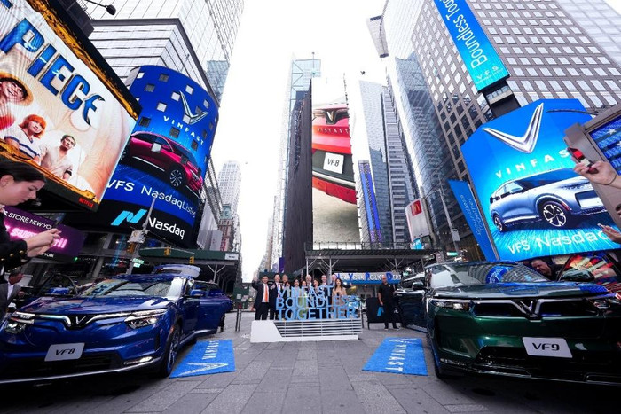 Sự kiện ra mắt Nasdaq Nasdaq đánh dấu cột mốc lịch sử của VinFast khi trở thành doanh nghiệp Việt Nam duy nhất niêm yết trên sàn chứng khoán Mỹ Sự kiện ra mắt Nasdaq Nasdaq đánh dấu cột mốc lịch sử của VinFast khi trở thành doanh nghiệp Việt Nam duy nhất niêm yết trên sàn chứng khoán Mỹ