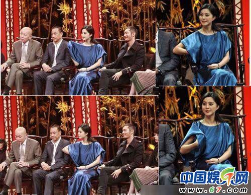 Không phải chỉ đứng sau hậu trường mới nhìn thấy các minh tinh chỉnh sửa nội y, nhiều khi các cô nàng này cũng hớ hênh và vô tư đến mức “hồn nhiên” như Phạm Băng Băng. Một số bức hình ghi lại khoảnh khắc trước đông đảo người hâm mộ, báo giới cùng đồng nghiệp vây quanh, Phạm Băng Băng không ngần ngại cho tay vào chỉnh lại “đạo cụ” mà vẫn tươi như hoa. Không phải chỉ đứng sau hậu trường mới nhìn thấy các minh tinh chỉnh sửa nội y, nhiều khi các cô nàng này cũng hớ hênh và vô tư đến mức “hồn nhiên” như Phạm Băng Băng. Một số bức hình ghi lại khoảnh khắc trước đông đảo người hâm mộ, báo giới cùng đồng nghiệp vây quanh, Phạm Băng Băng không ngần ngại cho tay vào chỉnh lại “đạo cụ” mà vẫn tươi như hoa.