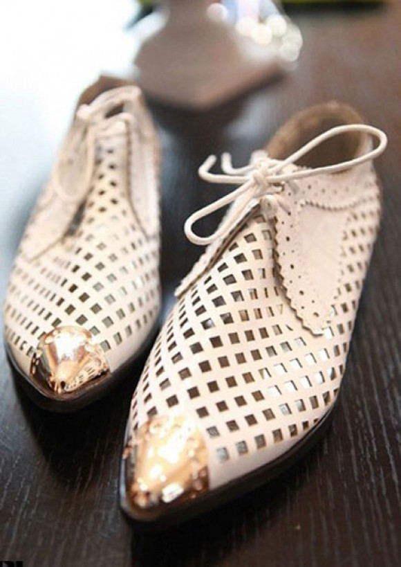 Một đôi cap toe đế bệt cực đẹp.