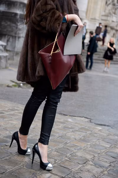 Cap toe cũng được biến tấu thành rất nhiều kiểu dáng khác nhau..