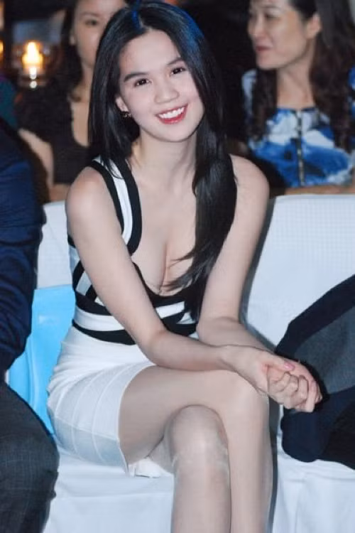 Ngọc Trinh...