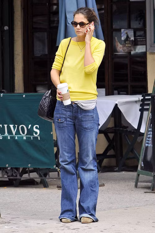 Katie Holmes thoải mái với trang phục theo phong cách riêng của cô Katie Holmes thoải mái với trang phục theo phong cách riêng của cô